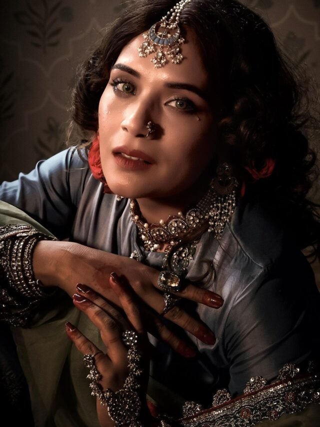 cropped-riya.jpg